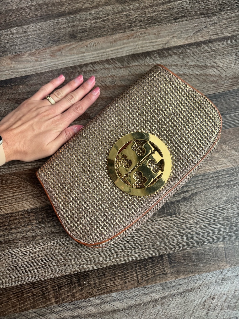 Tory Burch woven Clutch - Neutral Woven. Authentic